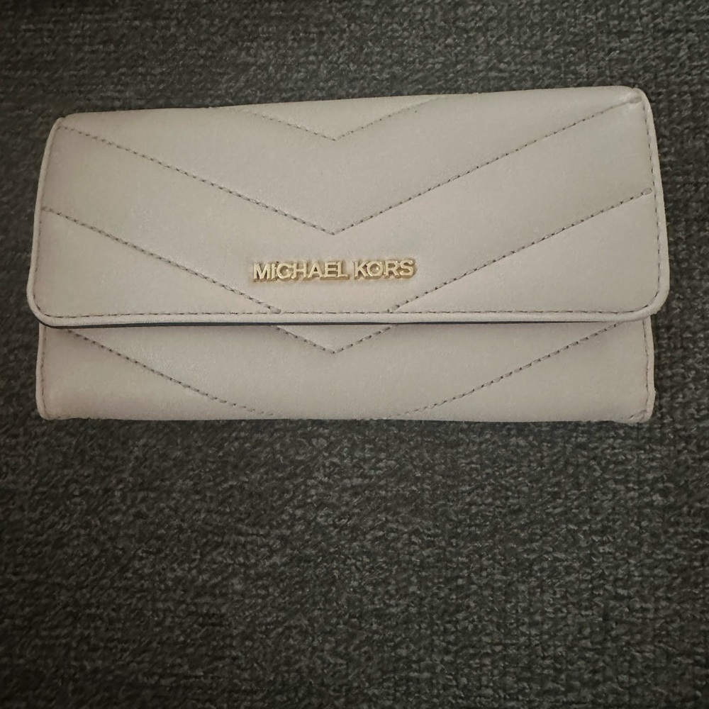 Michael Kors Cream Wallet